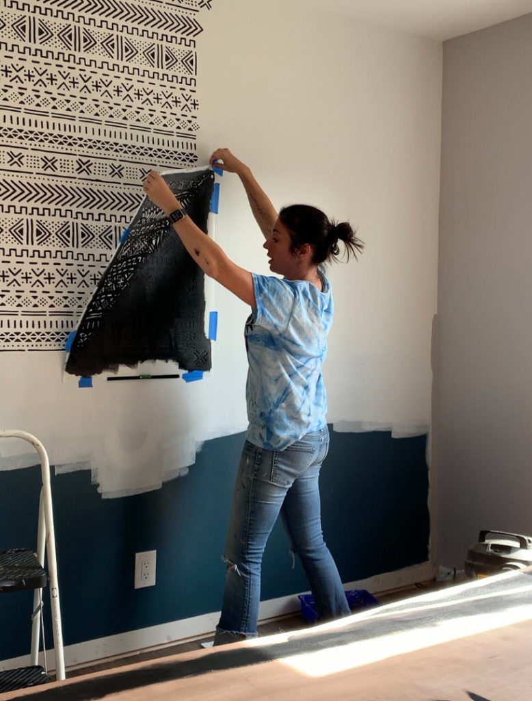 removingwallstenciltorealigntheshadygalwrites Bazaar Home