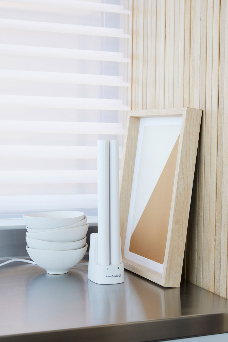Hunter Douglas dual charging station for PowerView rechargeable battery wands