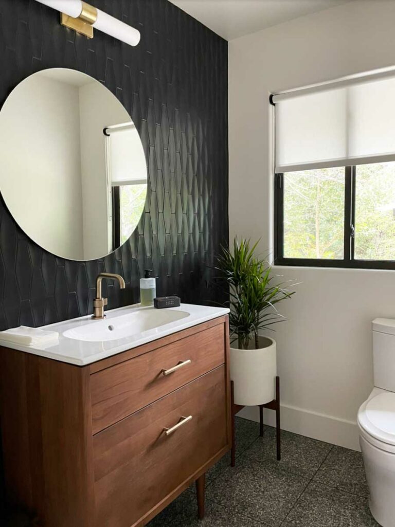 blackaccentwallbathroom Bazaar Home Decorating